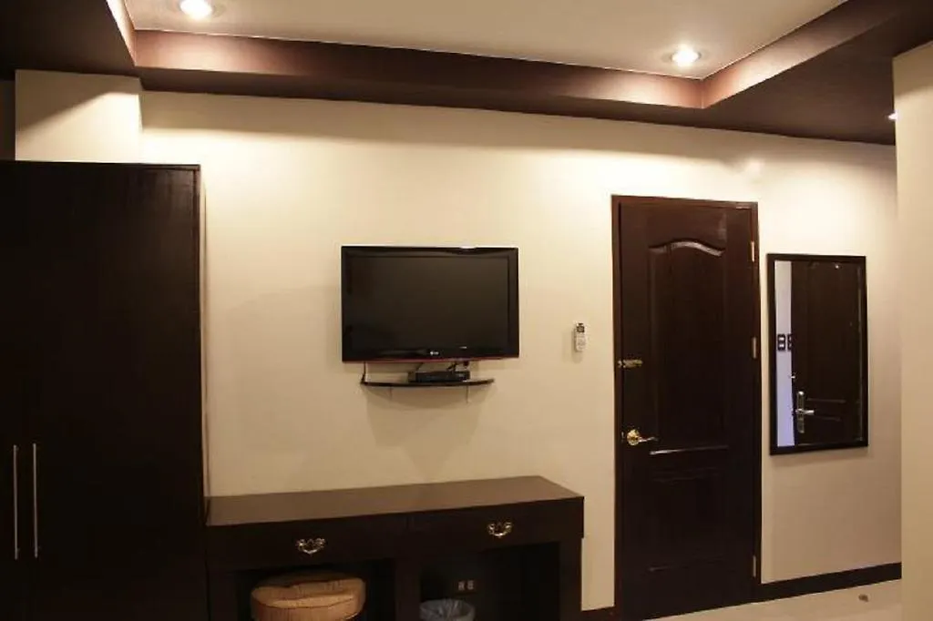Peridot Suites Davao 3*,  Philippines
